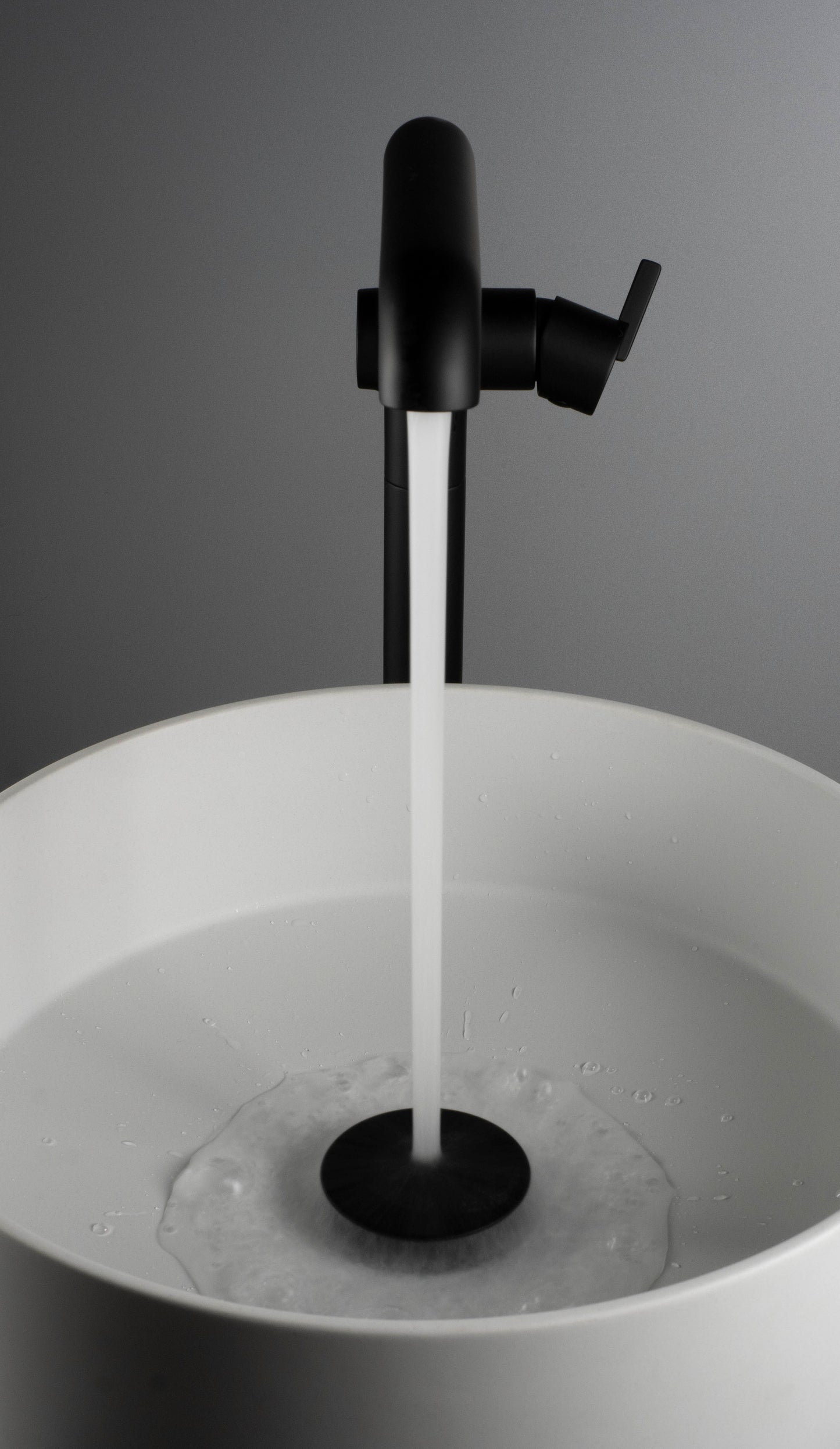 Deante SILIA Design-Waschbeckenarmatur freistehend Schwarz