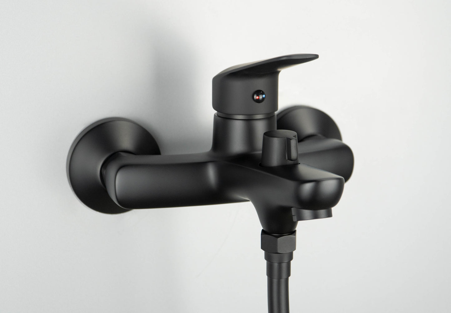 Deante BORO Aufputz-Wannenarmatur mit Mischer und Umschalter Schwarz