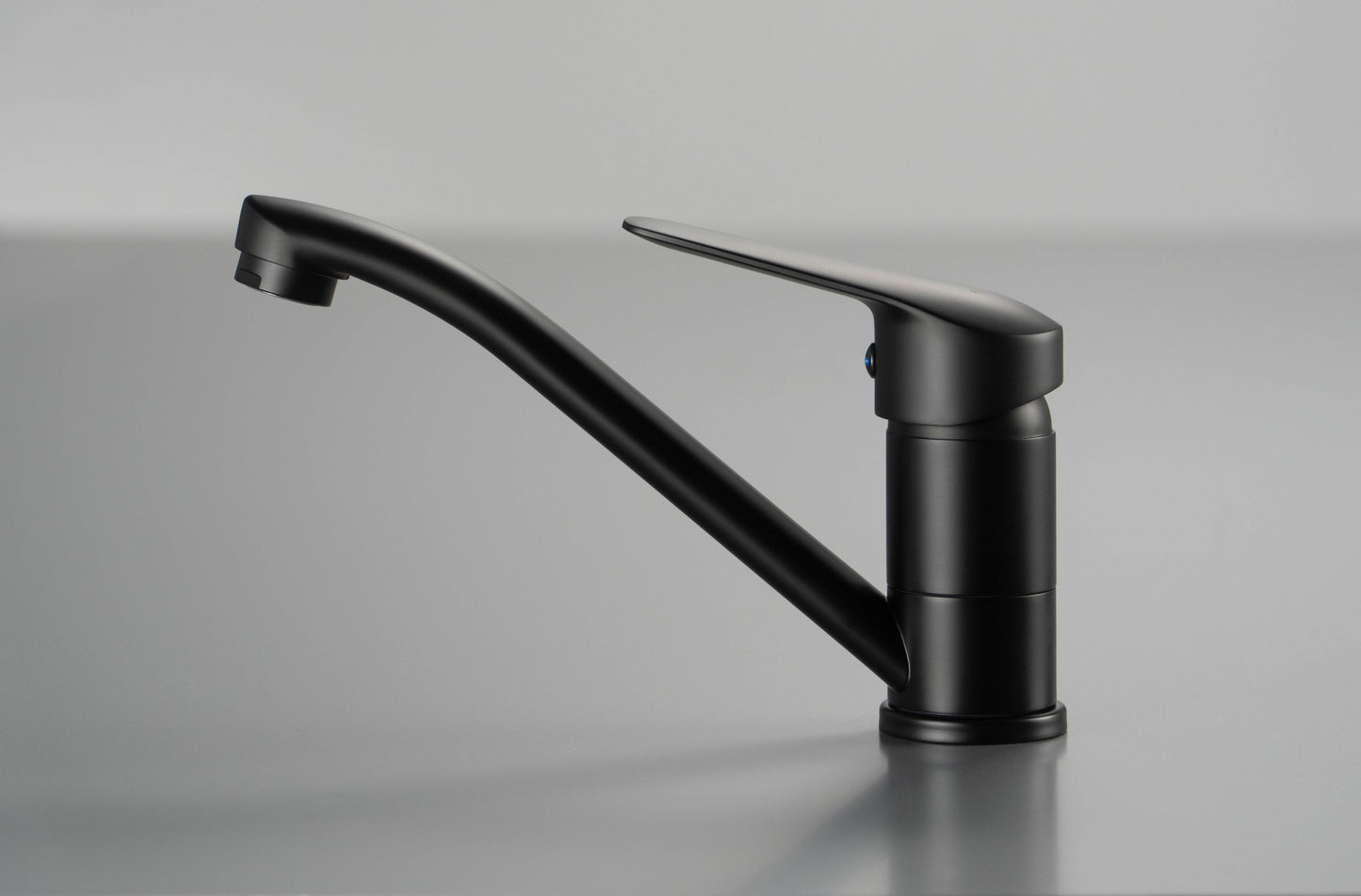 Deante BORO Einhebel-Waschbeckenarmatur mit schwenkbarem Auslauf Schwarz