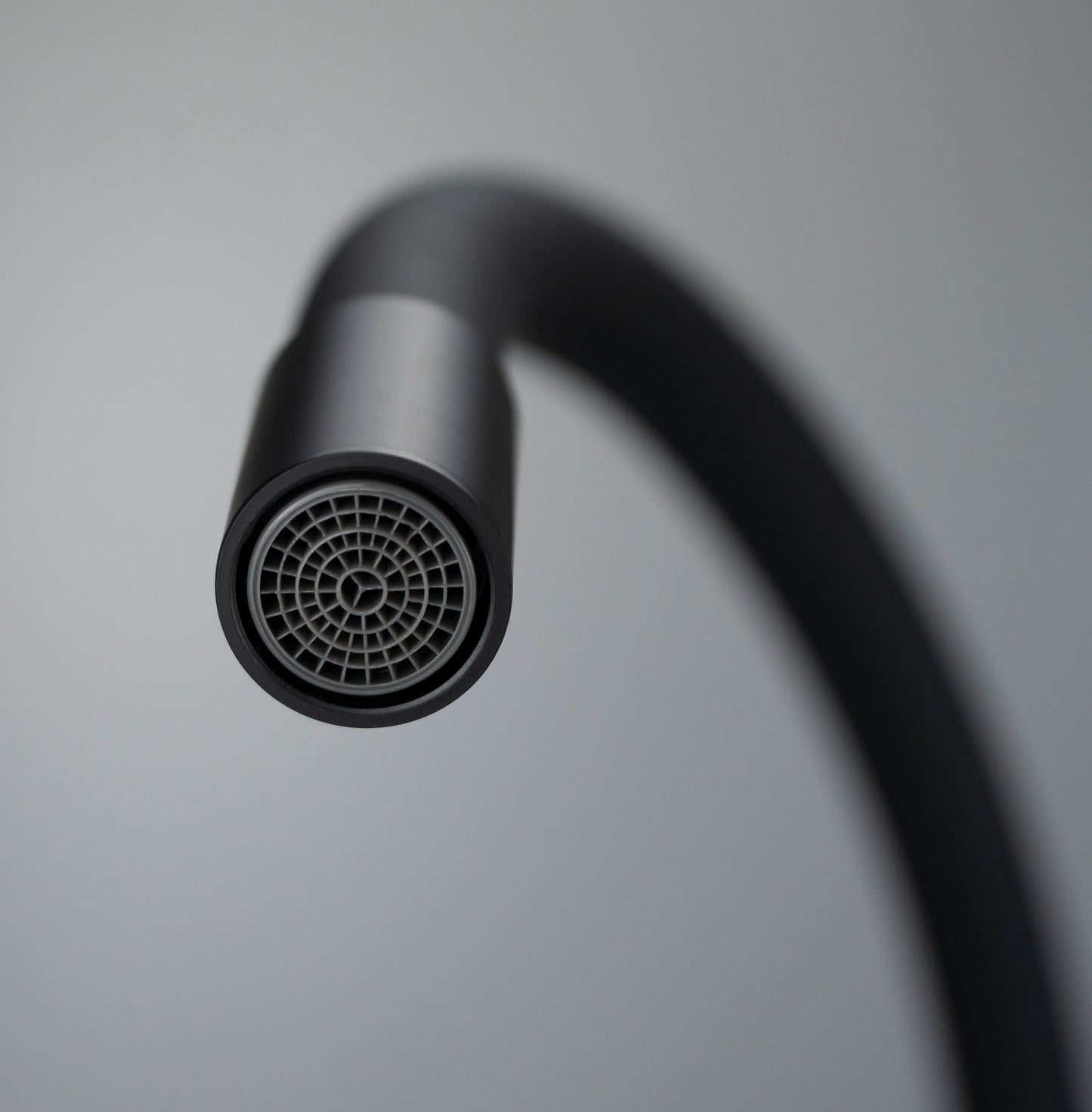 Deante LUNO Küchenarmatur mit flexiblem Auslauf aus Silikon Schwarz / Schwarz