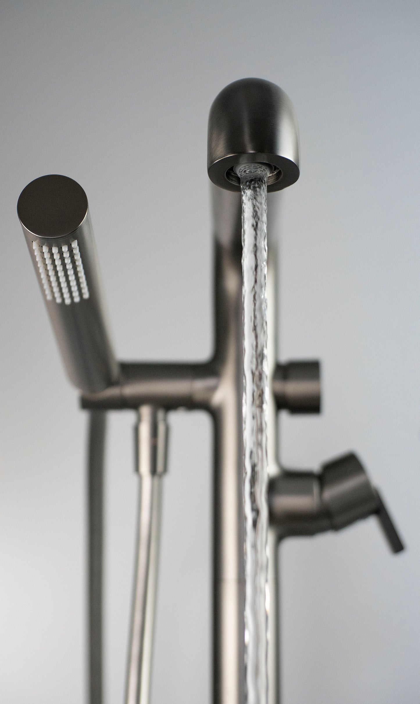 Deante SILIA Wannenarmatur freistehend mit Duschset L-Auslauf Titanium