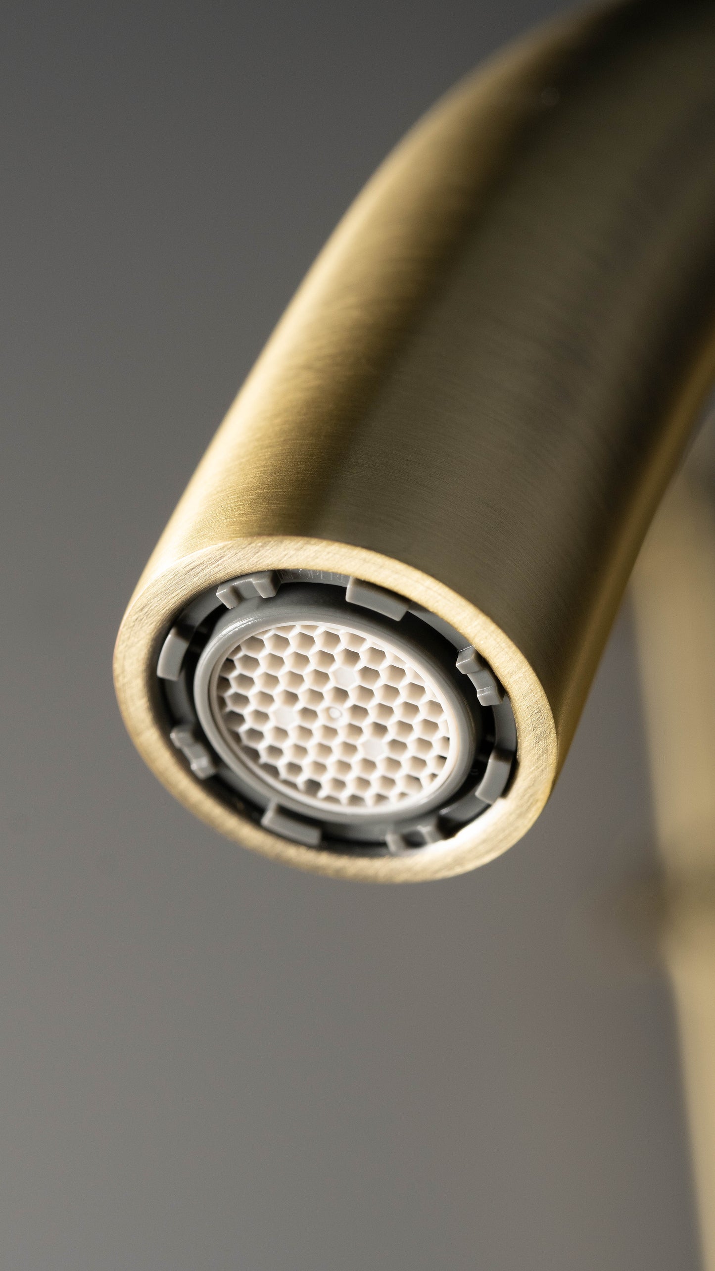 Deante TEMISTO Zweigriff-Waschtischarmatur im Retro-Look Messing