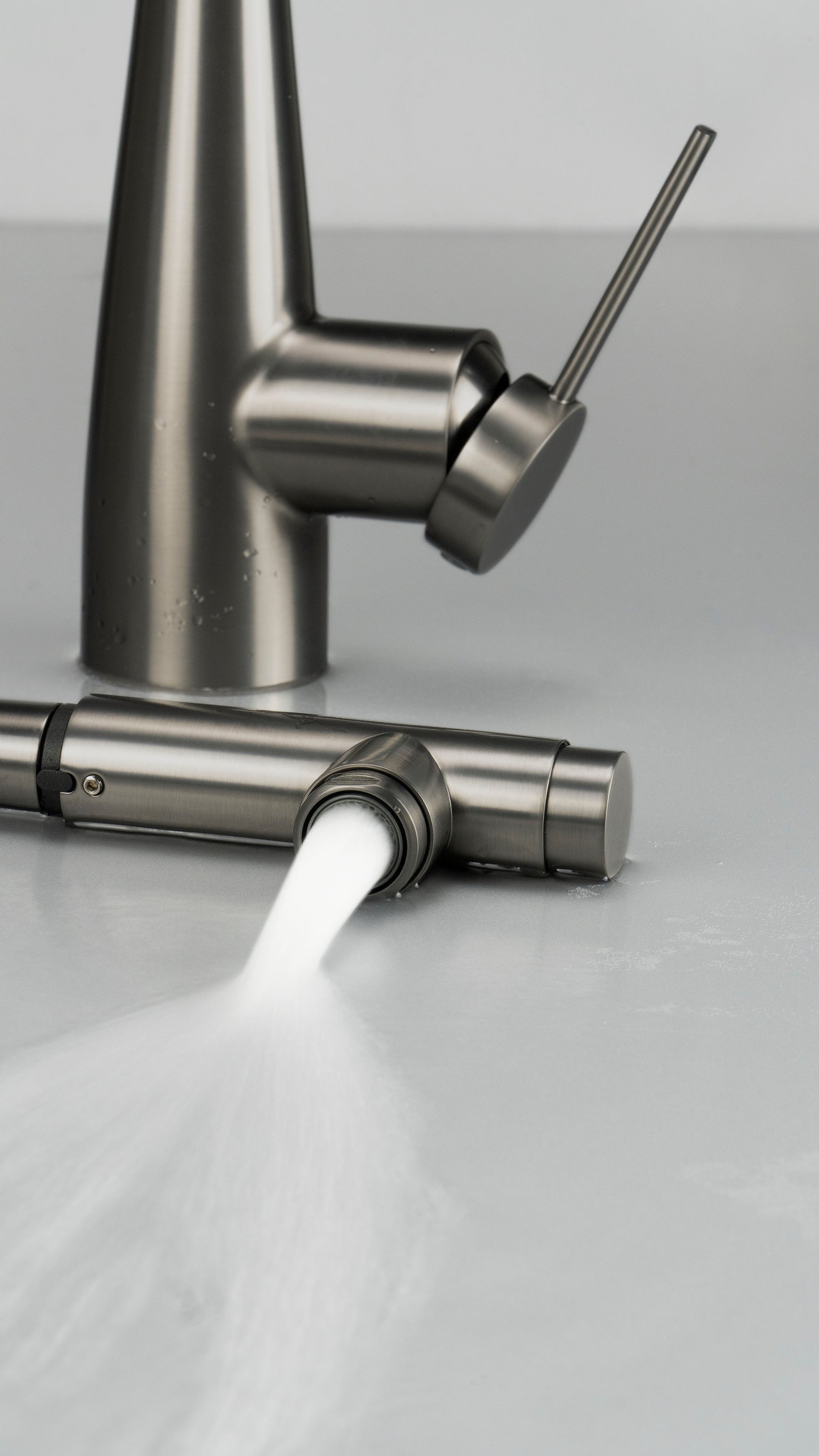 Deante ERIDAN Küchenarmatur mit Wasserfilteranschluss ausziehbar mit Brause Titanium