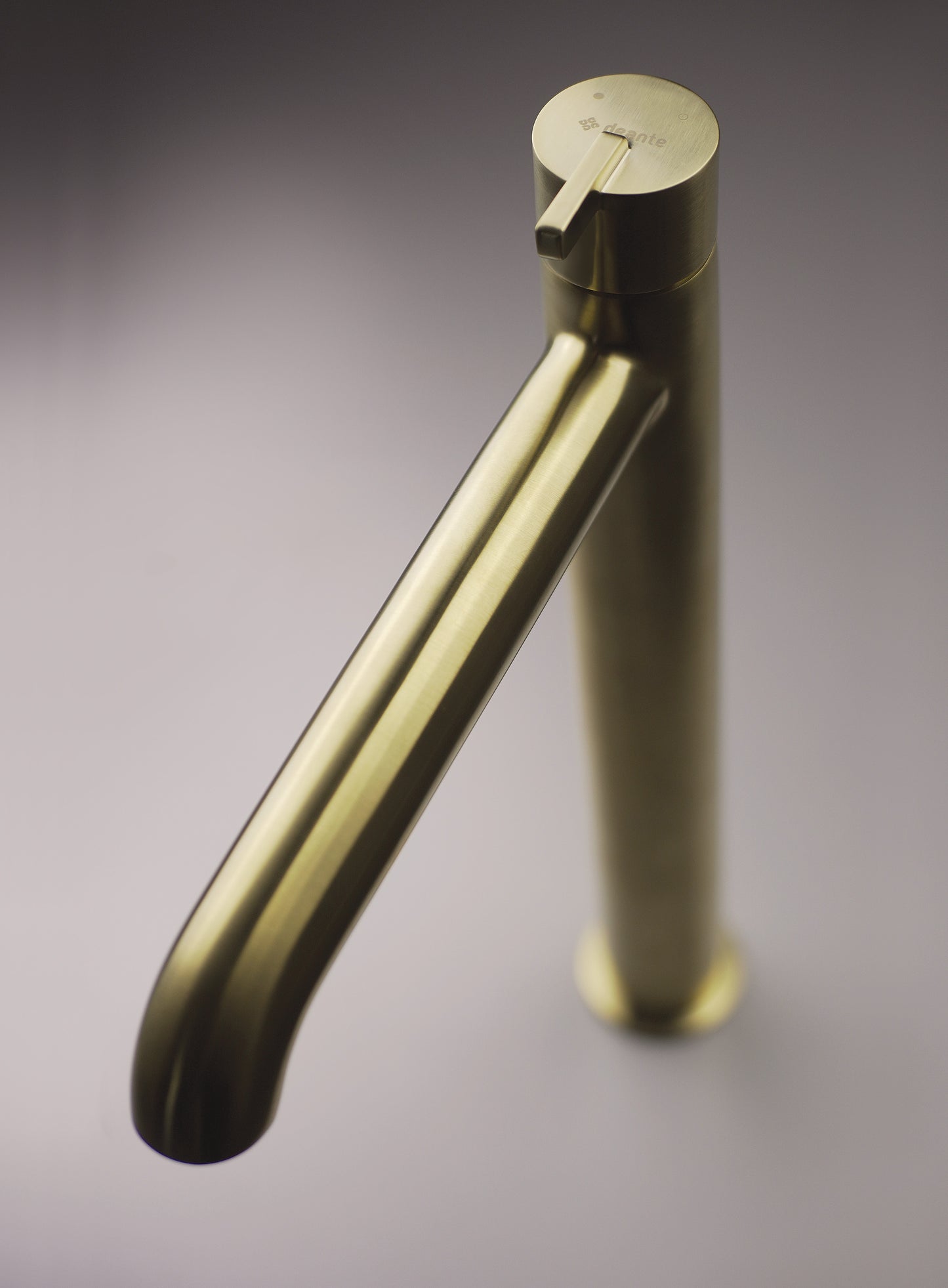 Deante SILIA Design-Waschtischarmatur hoch mit Hebel oben Gold gebürstet