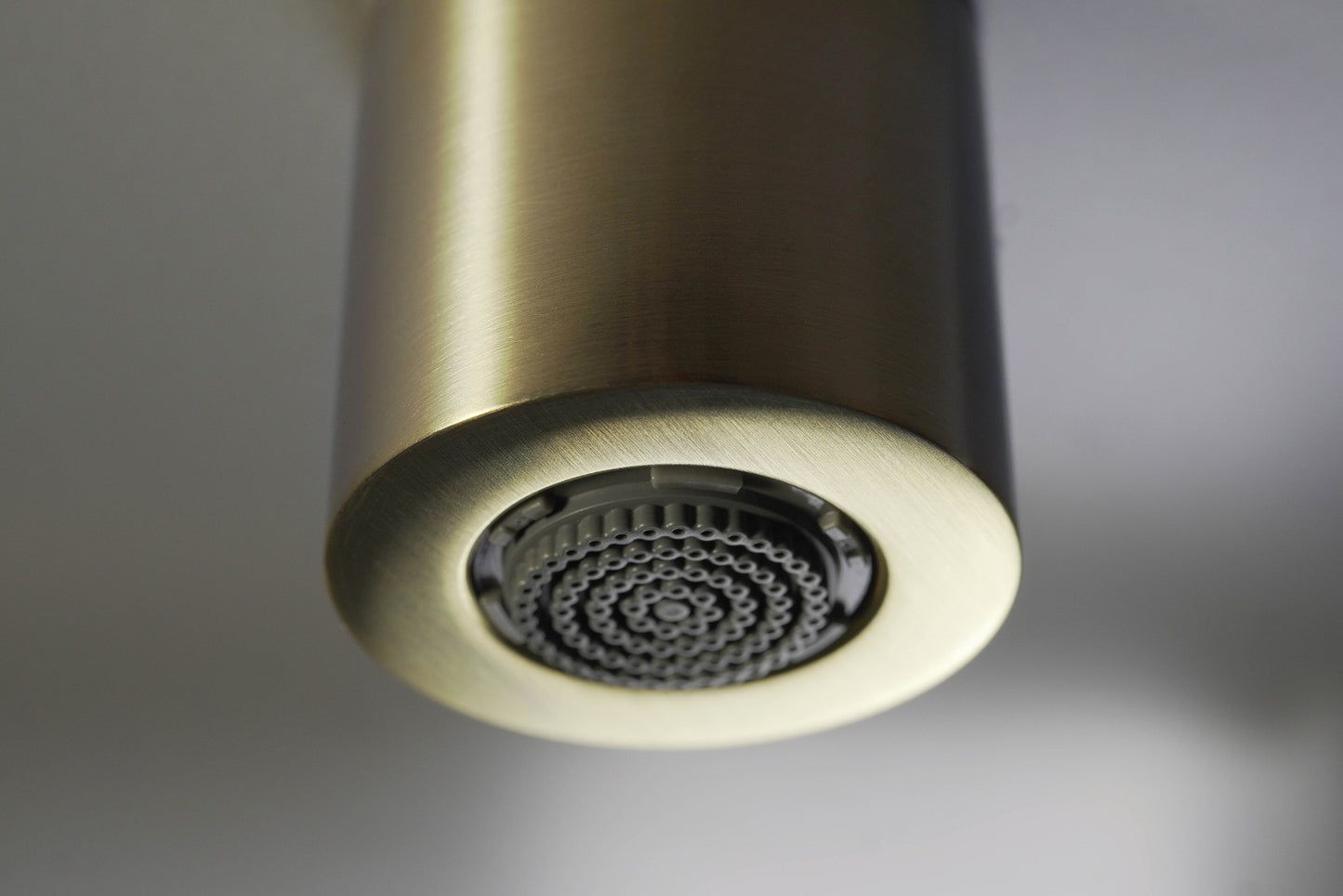 Deante SILIA Unterputz-Duschsystem vertikal Kegelstrahl-Brause rund Gold gebürstet