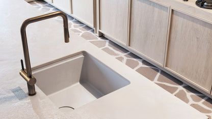 Deante MOMI Granitspüle mit tiefem Becken und Schneidebrett Alabaster