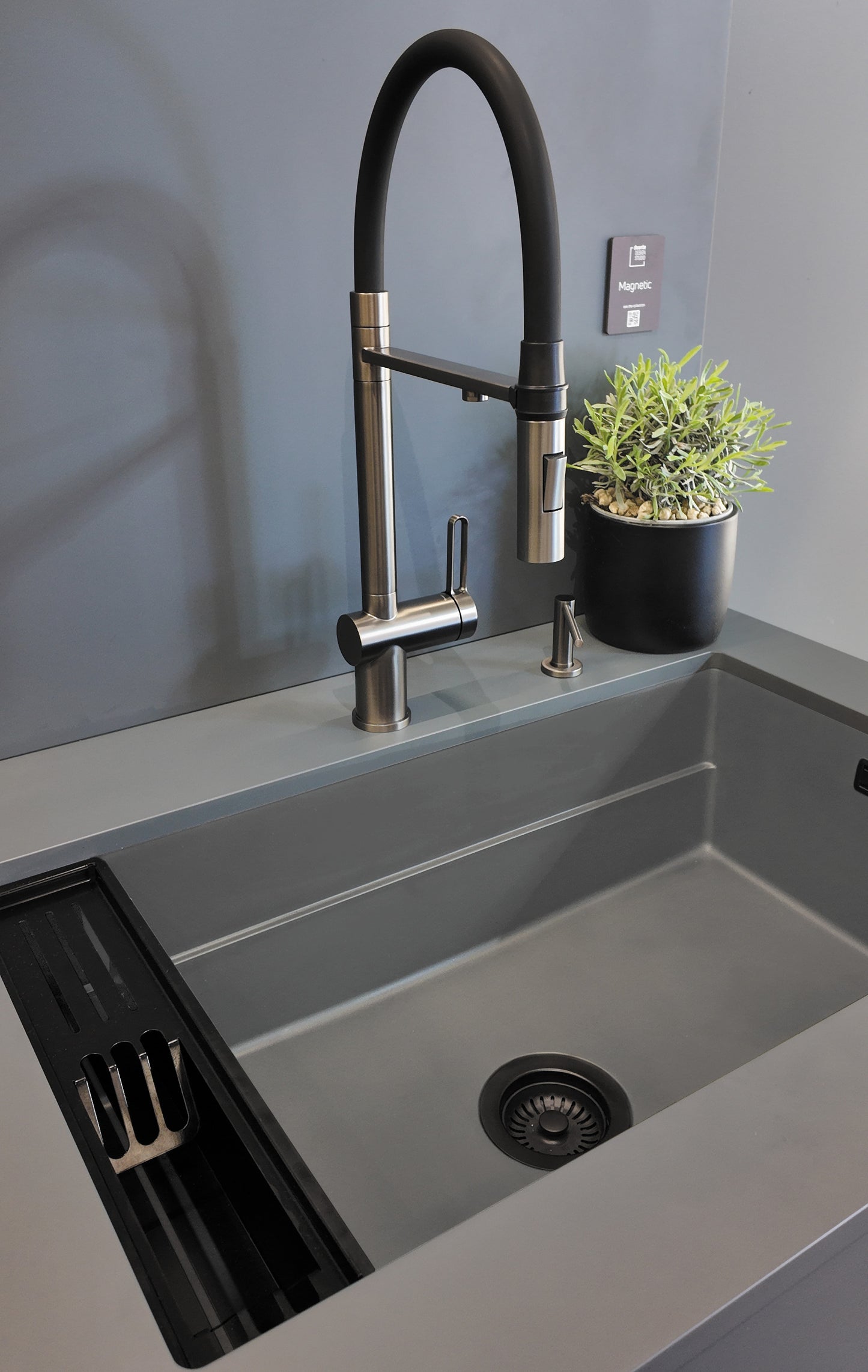 Deante MAGNETIC Granitspüle mit geräumigem Becken modular 76 x 52 cm Grau Metallic