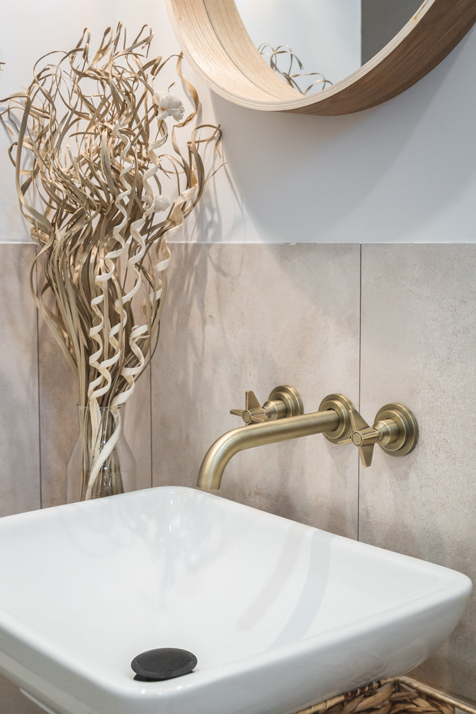 Deante TEMISTO Unterputz Zweigriff-Waschtischarmatur im Retro-Look Messing